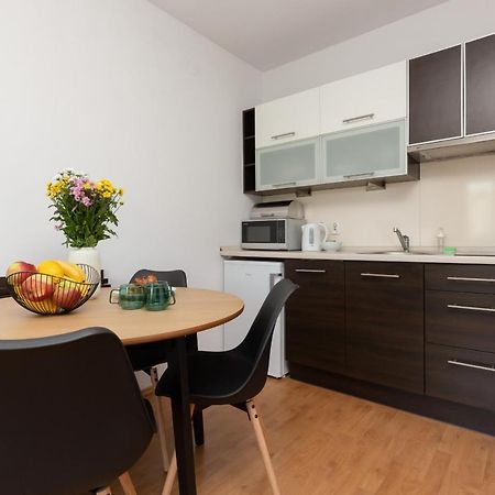 Cozy Apartment With Balcony Warszawa By Noclegi Renters Eksteriør bilde