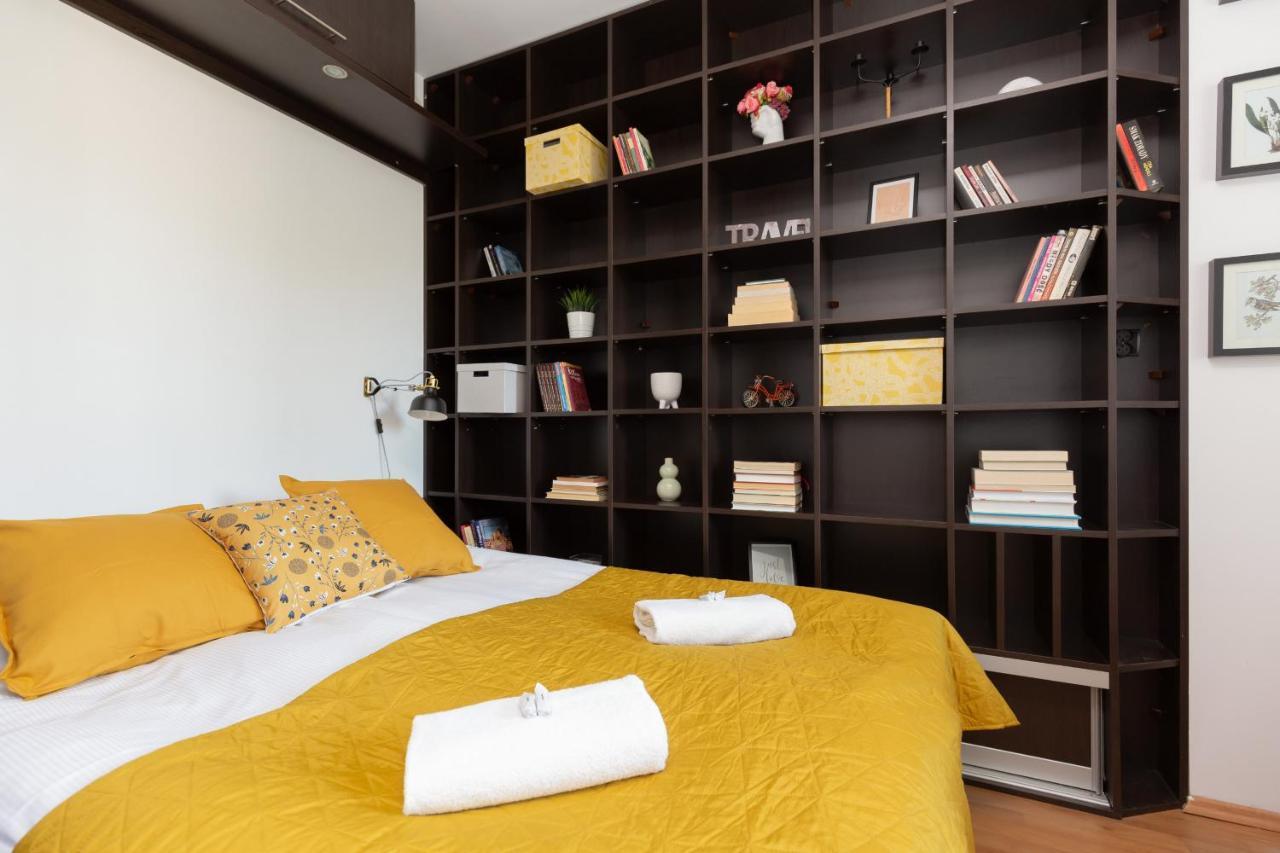 Cozy Apartment With Balcony Warszawa By Noclegi Renters Eksteriør bilde