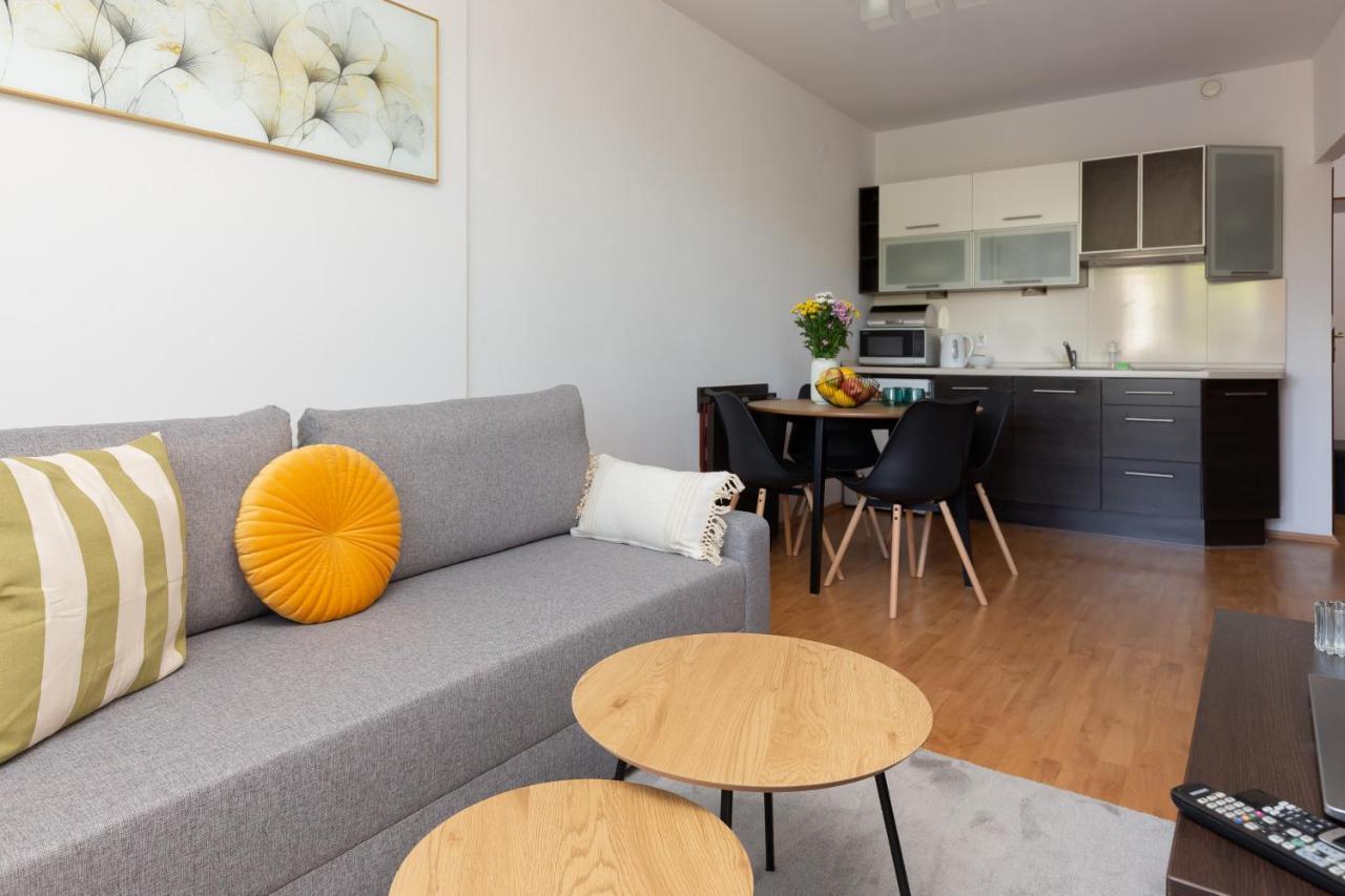 Cozy Apartment With Balcony Warszawa By Noclegi Renters Eksteriør bilde
